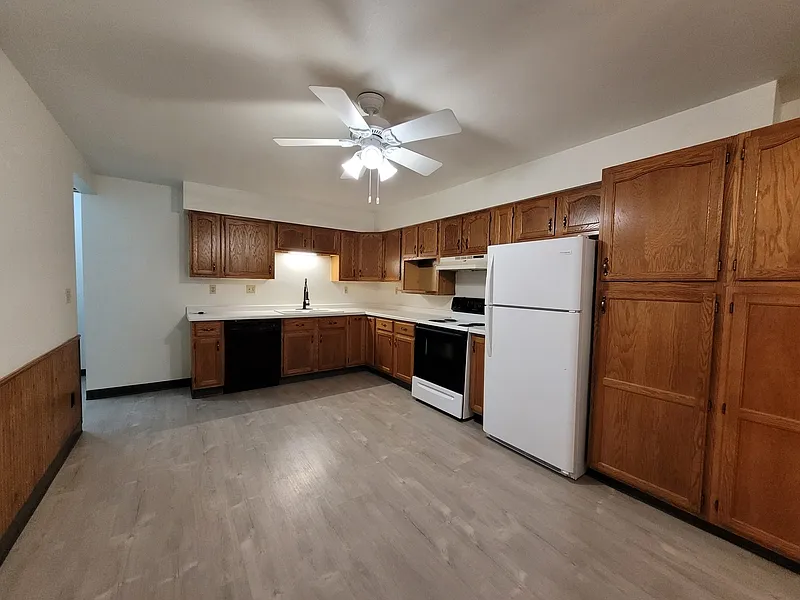 2 bed, 1.0 bath, $799 — Photo 3