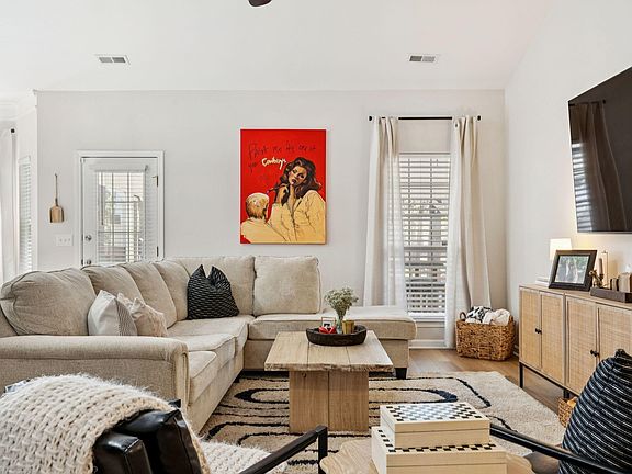 5th image of 8657 Coppergrove Dr