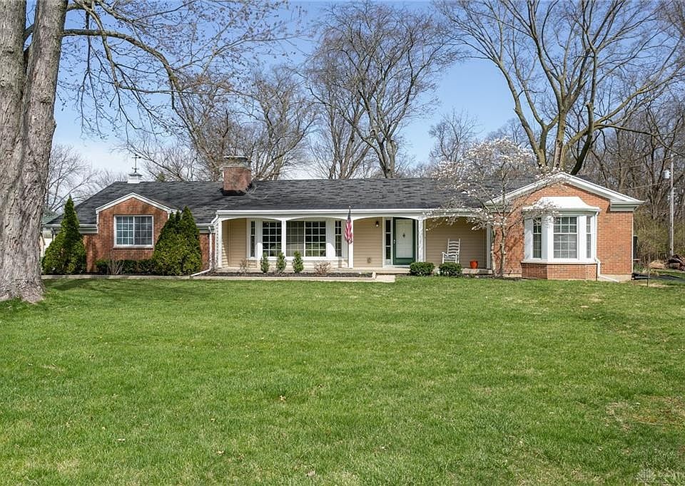 1st image of 961 Hickory Ln