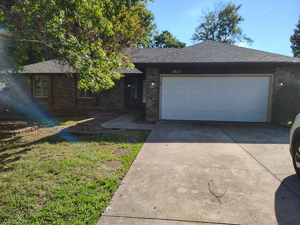 3927 S Cutler Ct