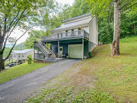 3rd image of 133 Admiral Ave