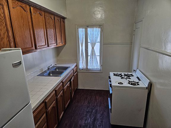 4th image of 251 Cherry Ave APT 15
