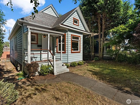 2nd image of 611 S Grant Avenue