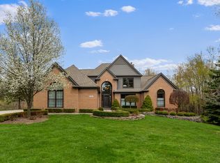 4783 Deer Park Ct, Rochester, MI 48306