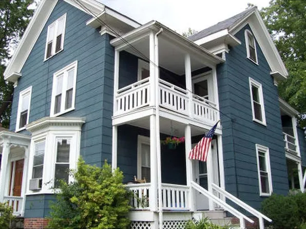 99 Central St APT 3, Ipswich, MA 01938