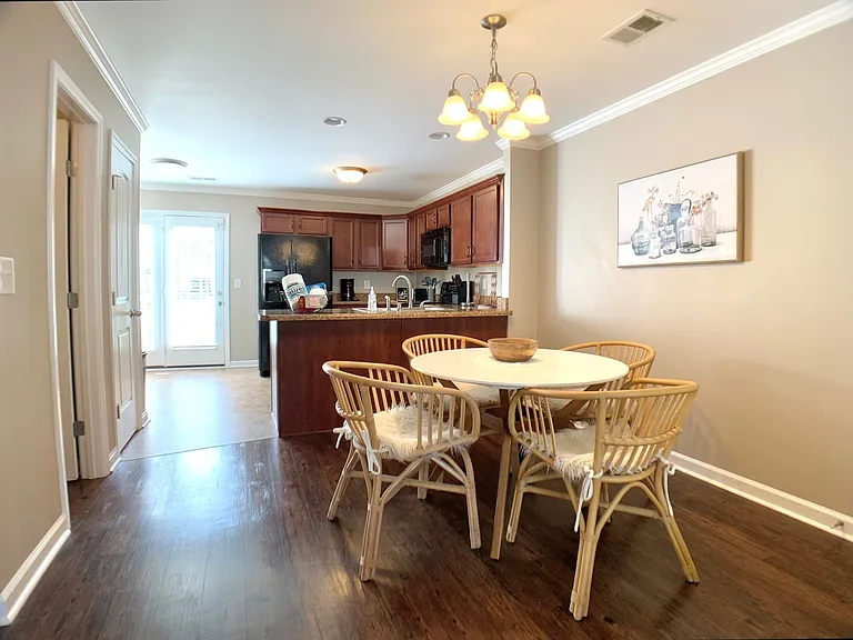 308 Sam Houston Cir — Photo 9