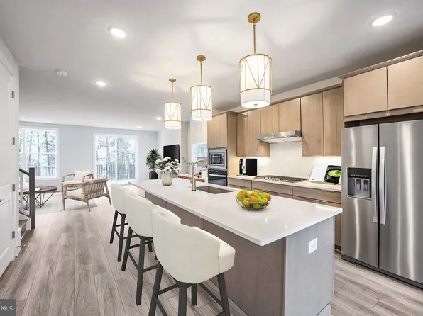 22894 Copper Tree Ter, Ashburn, VA 20148