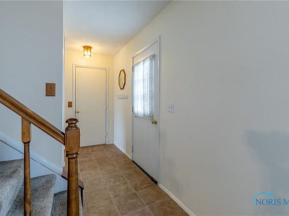 3rd image of 106 Ashwood Ct