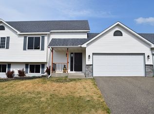 1608 Valley Quail Dr, River Falls, WI 54022