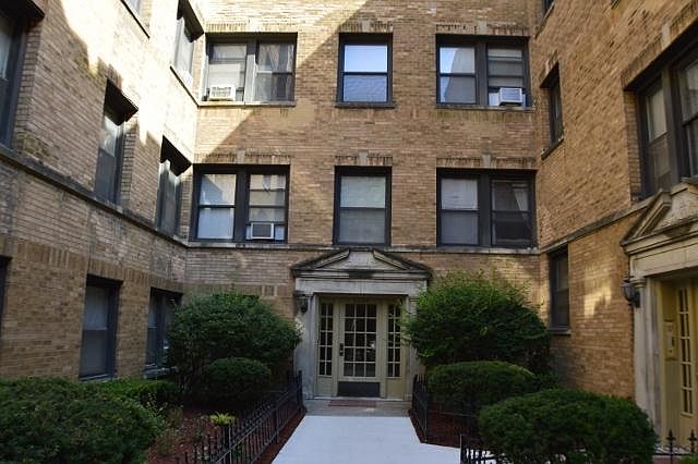 1st image of 3406 W Carmen Ave APT 2B