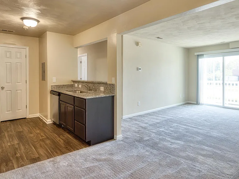 North Beach Apartments — Photo 12