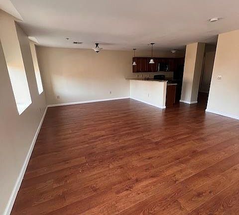 3rd image of 528 N New St APT 19