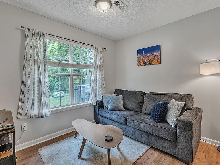 5906 Prescott Ct — Photo 11