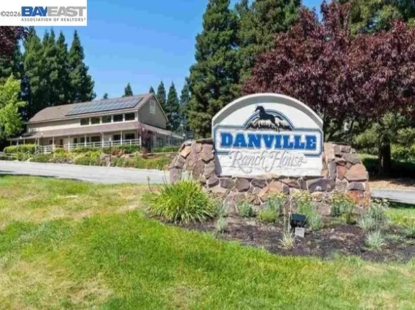 1861 N Forest Hill Pl, Danville, CA 94526
