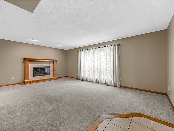 3rd image of 413 Rockvalley Dr SW