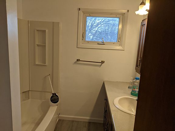 3rd image of 217 Gates St Floor 2