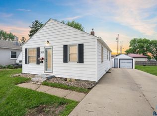 1513 N Elmwood Ave, Sioux Falls, SD 57104