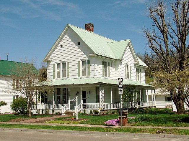 1st image of 125 E Laurel Ave