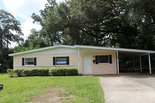 1617 Airport Dr Photo 1