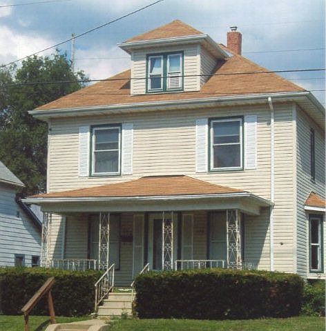1st image of 692 Davids St
