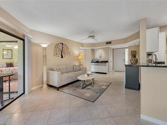 4th image of 47 Bennington DR #7