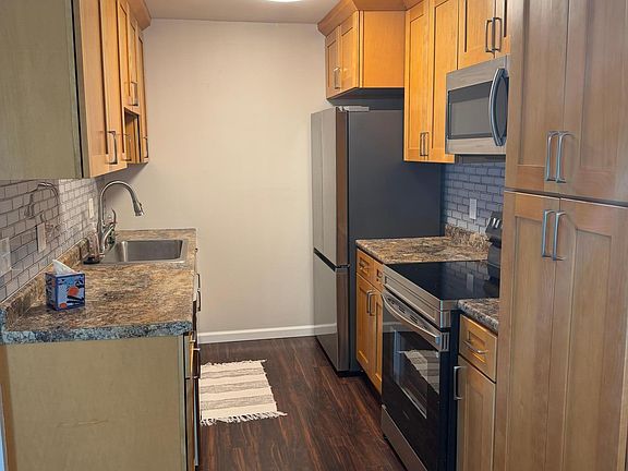 5th image of 1642 River Bluff Ct #105