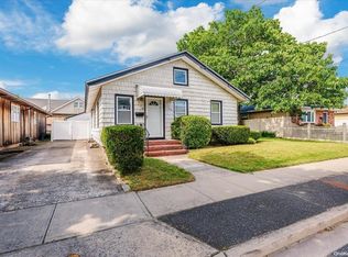 120 Davis Ave, Inwood, NY 11096