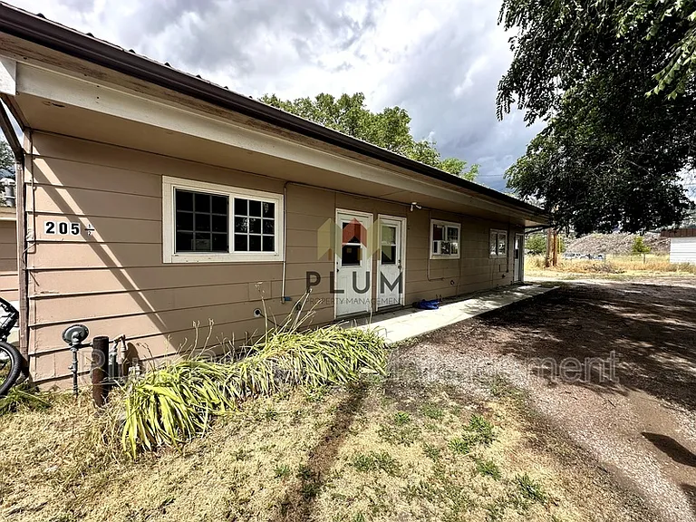 205.5 Anaconda St #2 — Photo 11