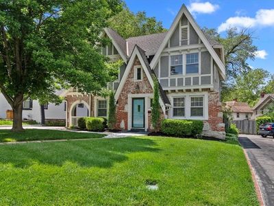 7224 Ward Pkwy, Kansas City, MO, 64114