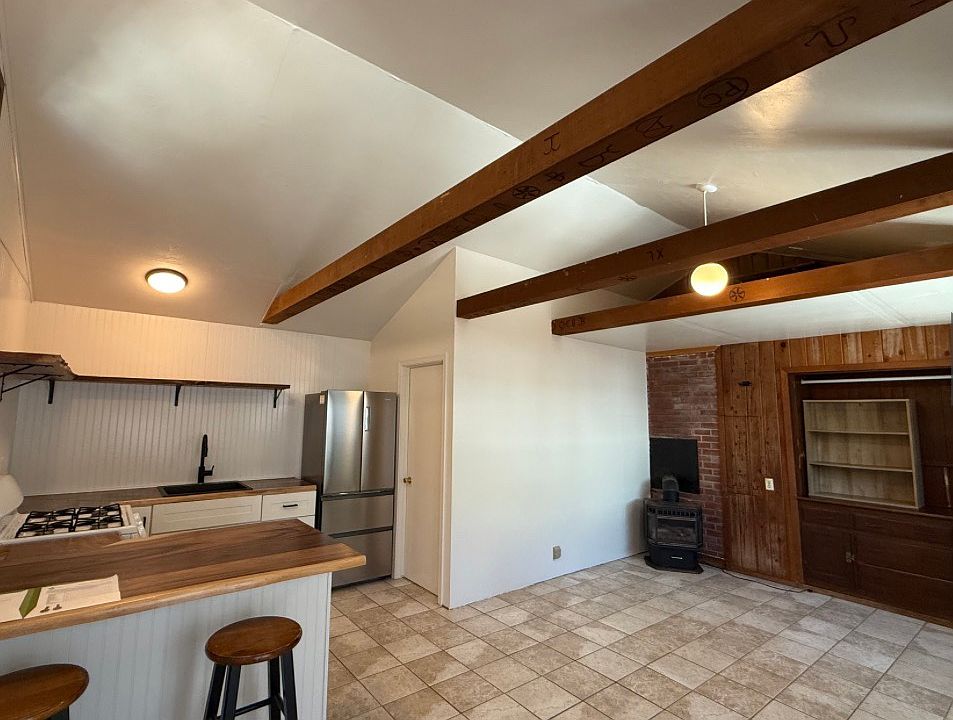 1st image of 2473 Lawton Ave #2