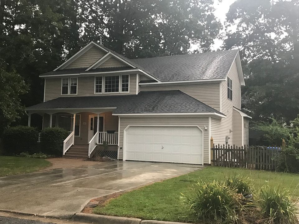 1st image of 208 Deerwood Ct