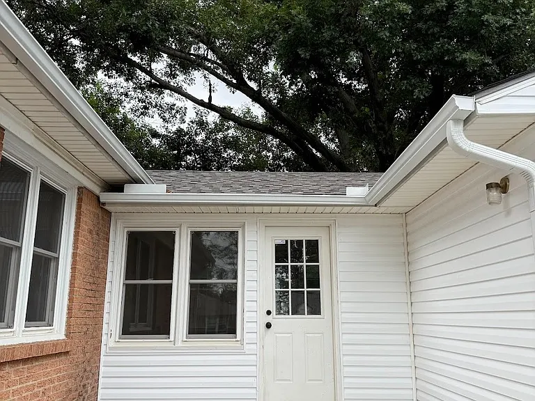 2673 S Sandusky Ave — Photo 34