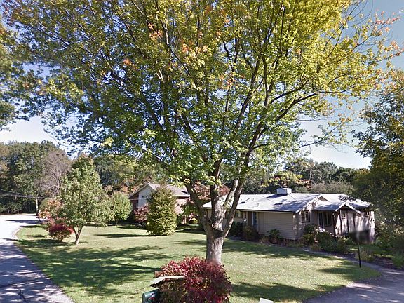 4th image of 3853 Newton Ct