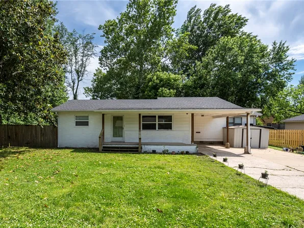 205 El Paso St SE, Gravette, AR 72736