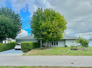 1121 NE 11th Ter, Cape Coral, FL 33909