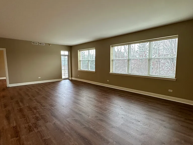 5N426 Rohlwing Rd #1 — Photo 18