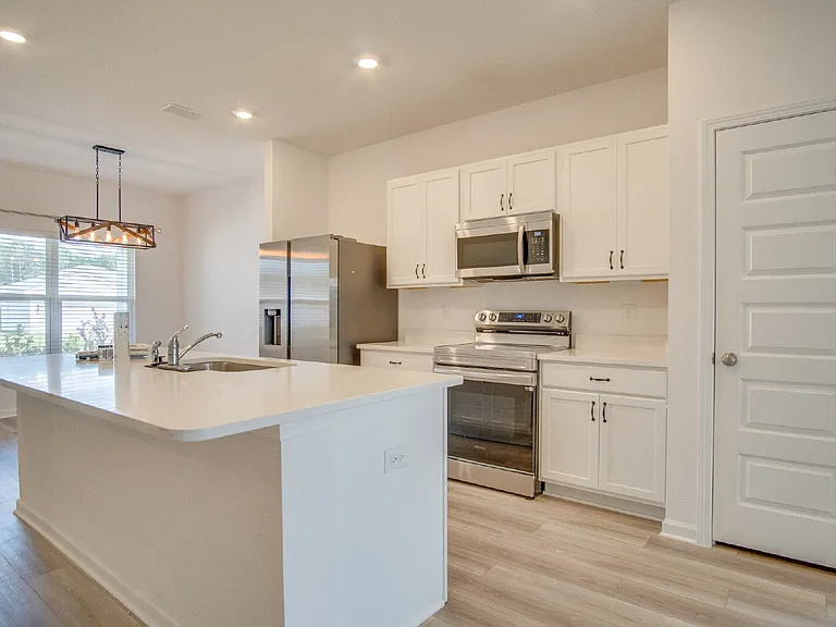 6625 Sun Tree Cir — Photo 15