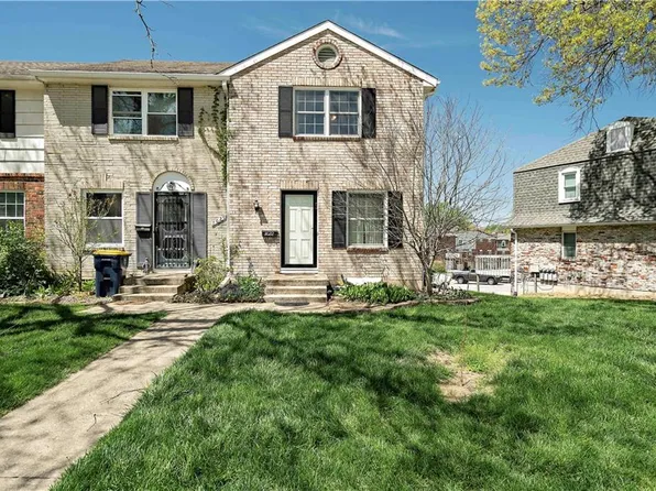 7022 NW Chapel Woods Ln, Kansas City, MO 64152