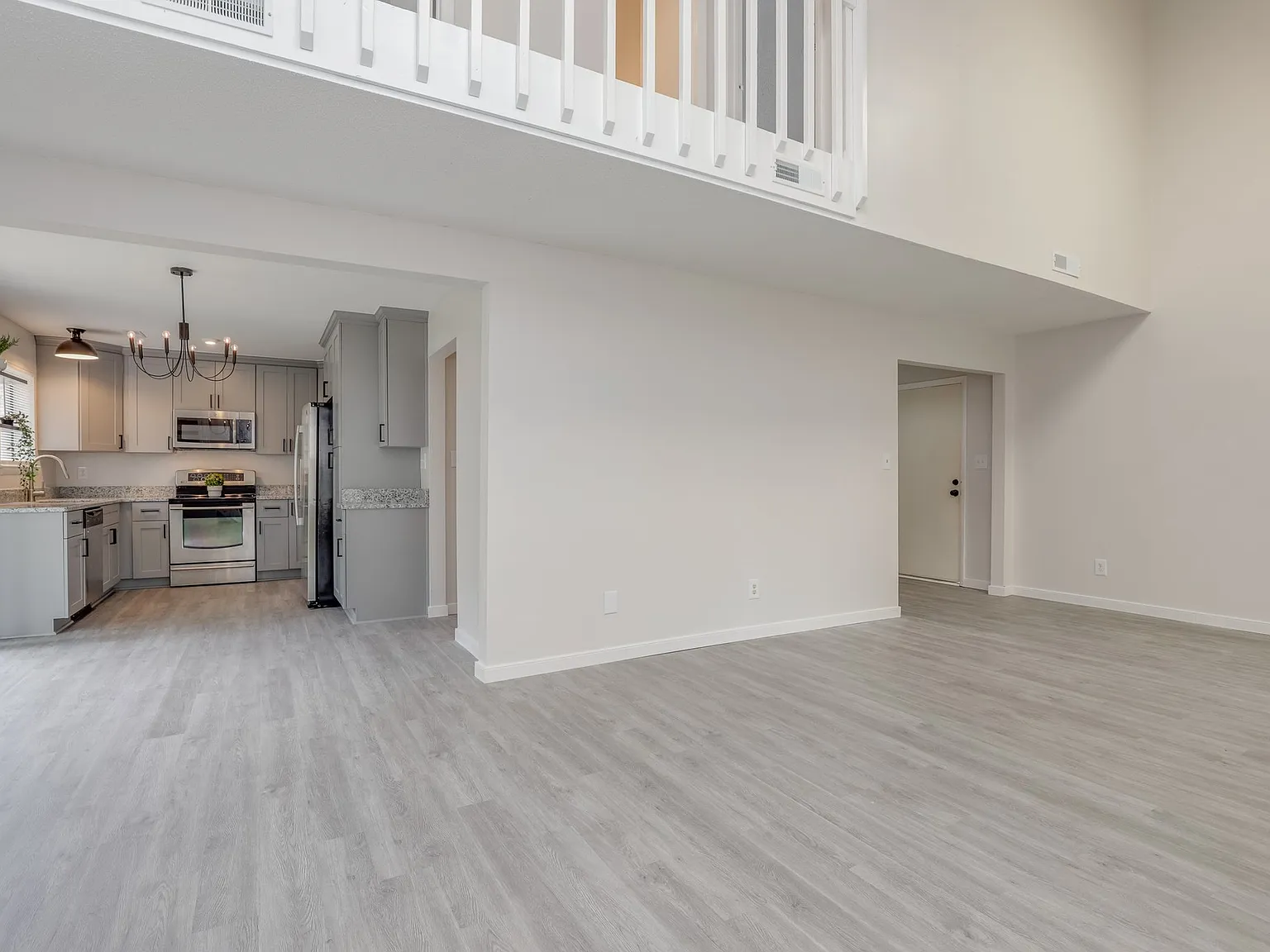 3 bed, 1352 sqft, $2,125 — Photo 2