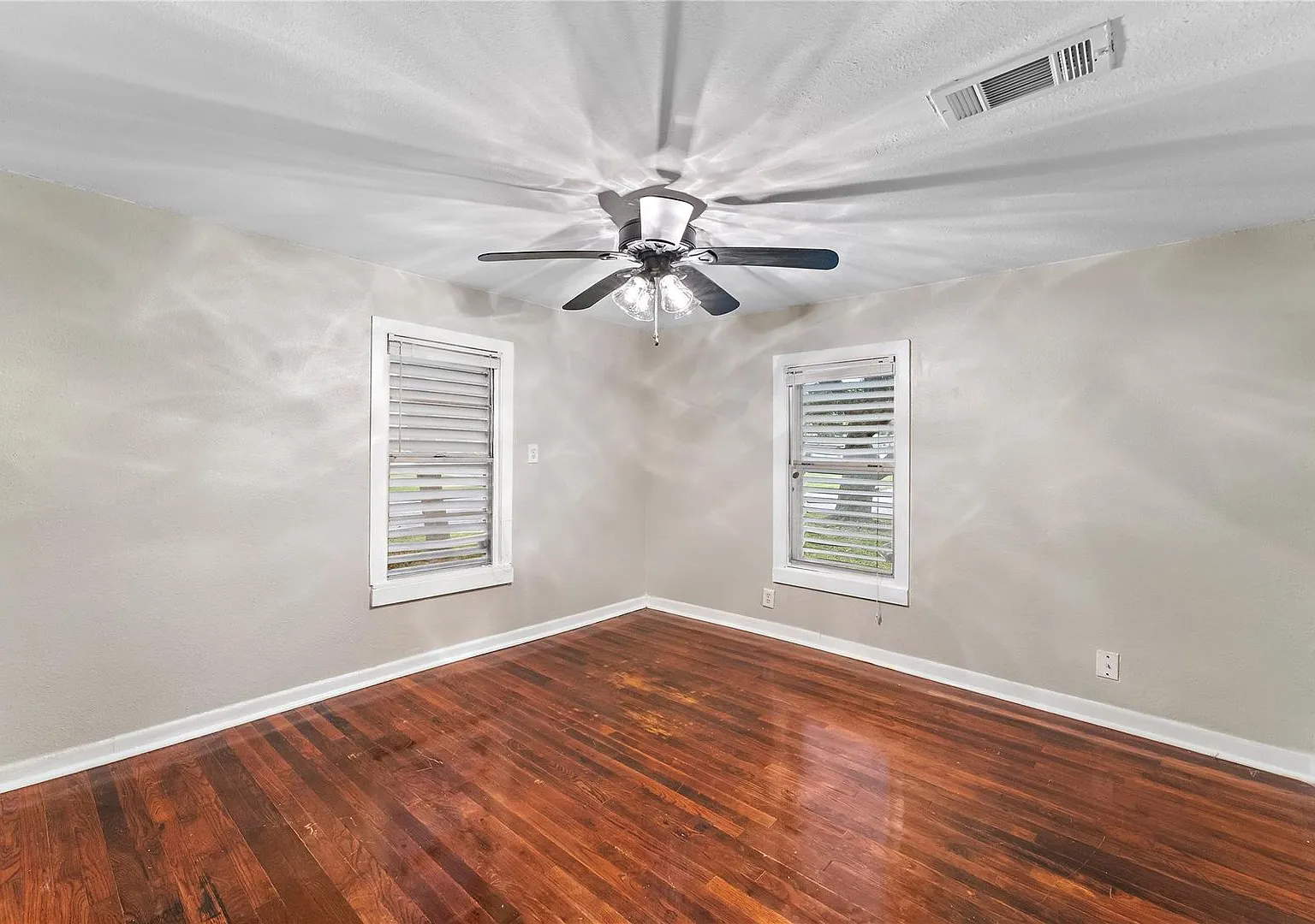 4 Bedroom 2 Bath for lease — Photo 4