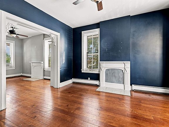 4th image of 122 S Bench St