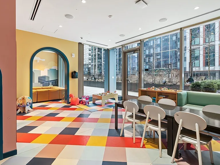 133 Seaport Blvd #1509 — Photo 11