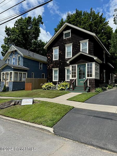 2nd image of 5 E Madison Avenue