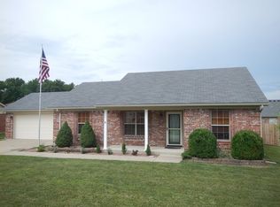 2220 Morning Glory Dr, Sellersburg, IN 47172