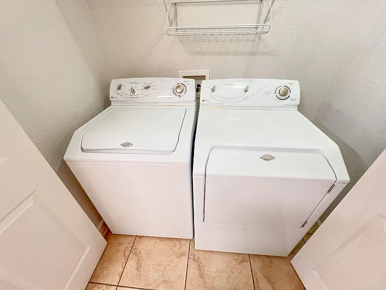 5921 N Bentley Dr — Photo 10