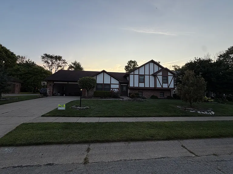 3623 Ridgeway Rd — Photo 1