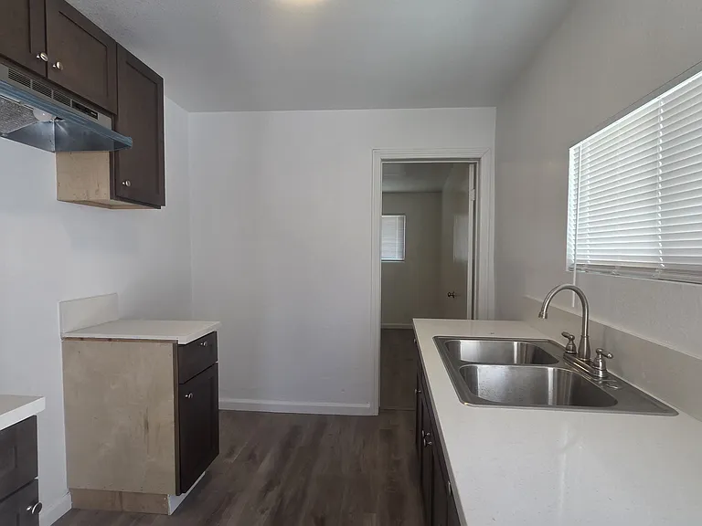 1018 W 65th St #1018 — Photo 6