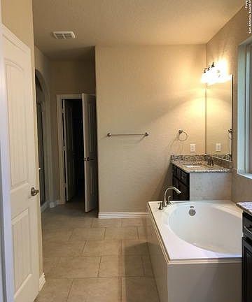 5th image of 4807 Palma Nova St