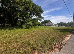 713 Oak Circle Dr E, Mobile, AL 36609