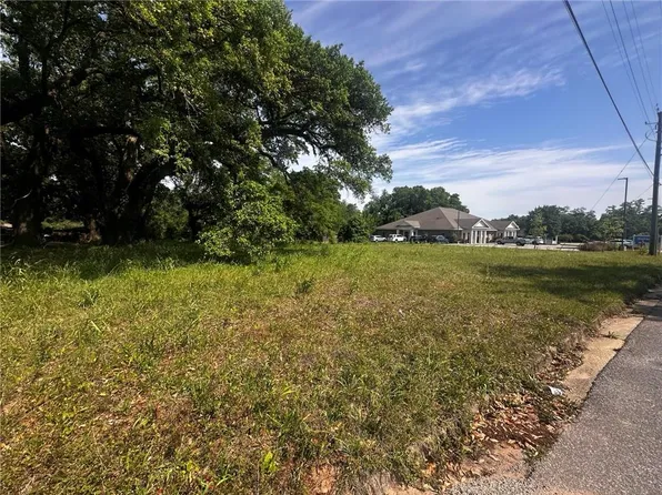 713 Oak Circle Dr E, Mobile, AL 36609